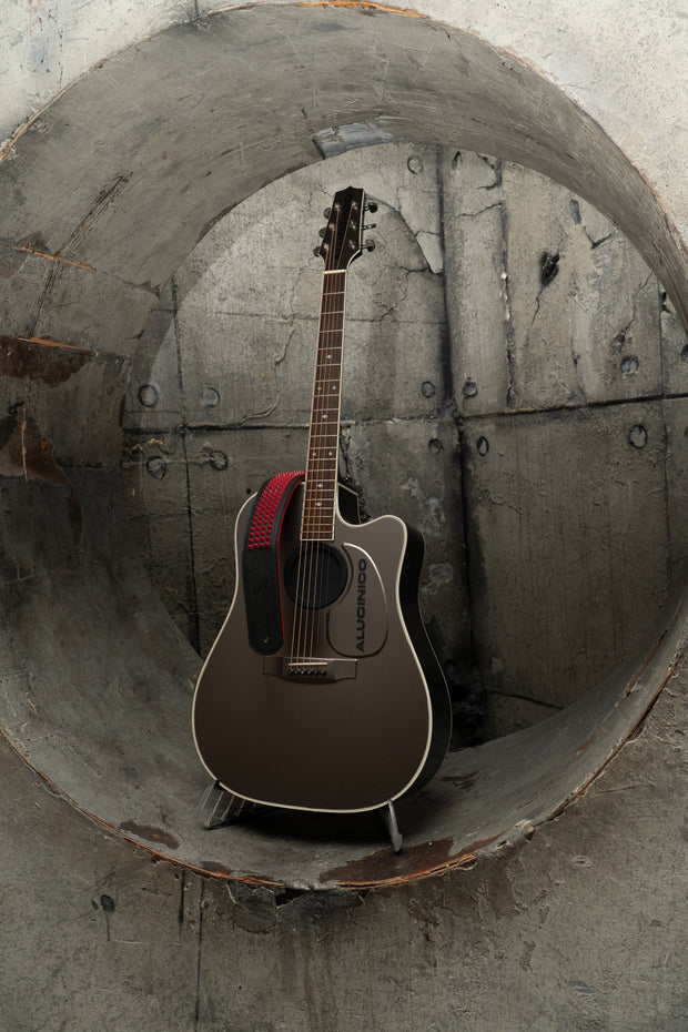 INFIERNO STUDDED GUITAR STRAP