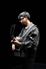 SUELA STUDDED GUITAR STRAP