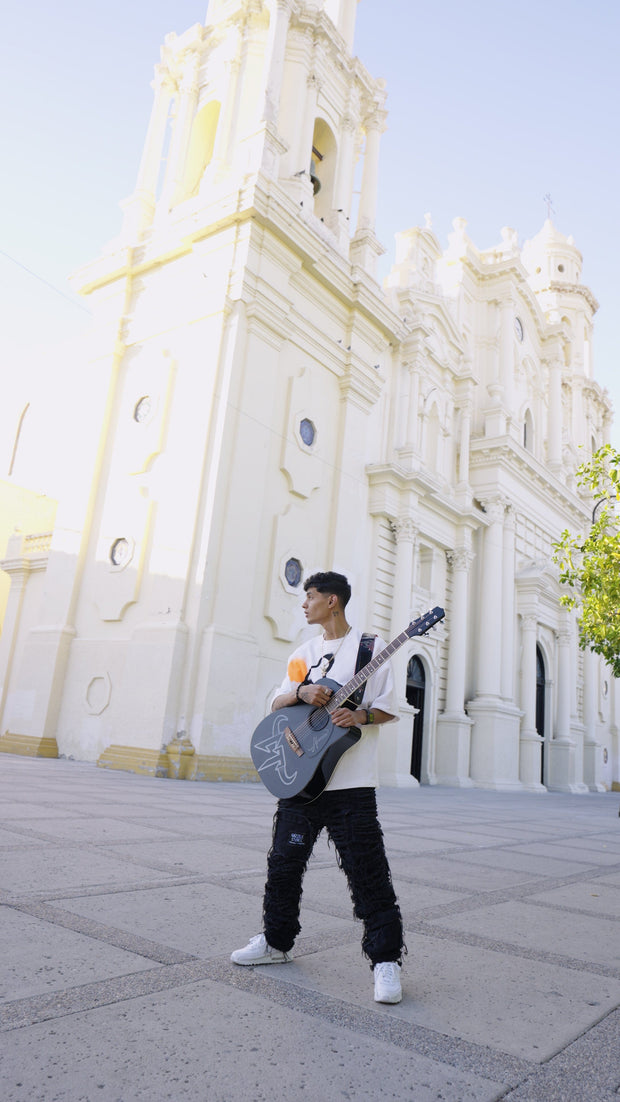 CT SIGNATURE STUDDED GUITAR STRAP