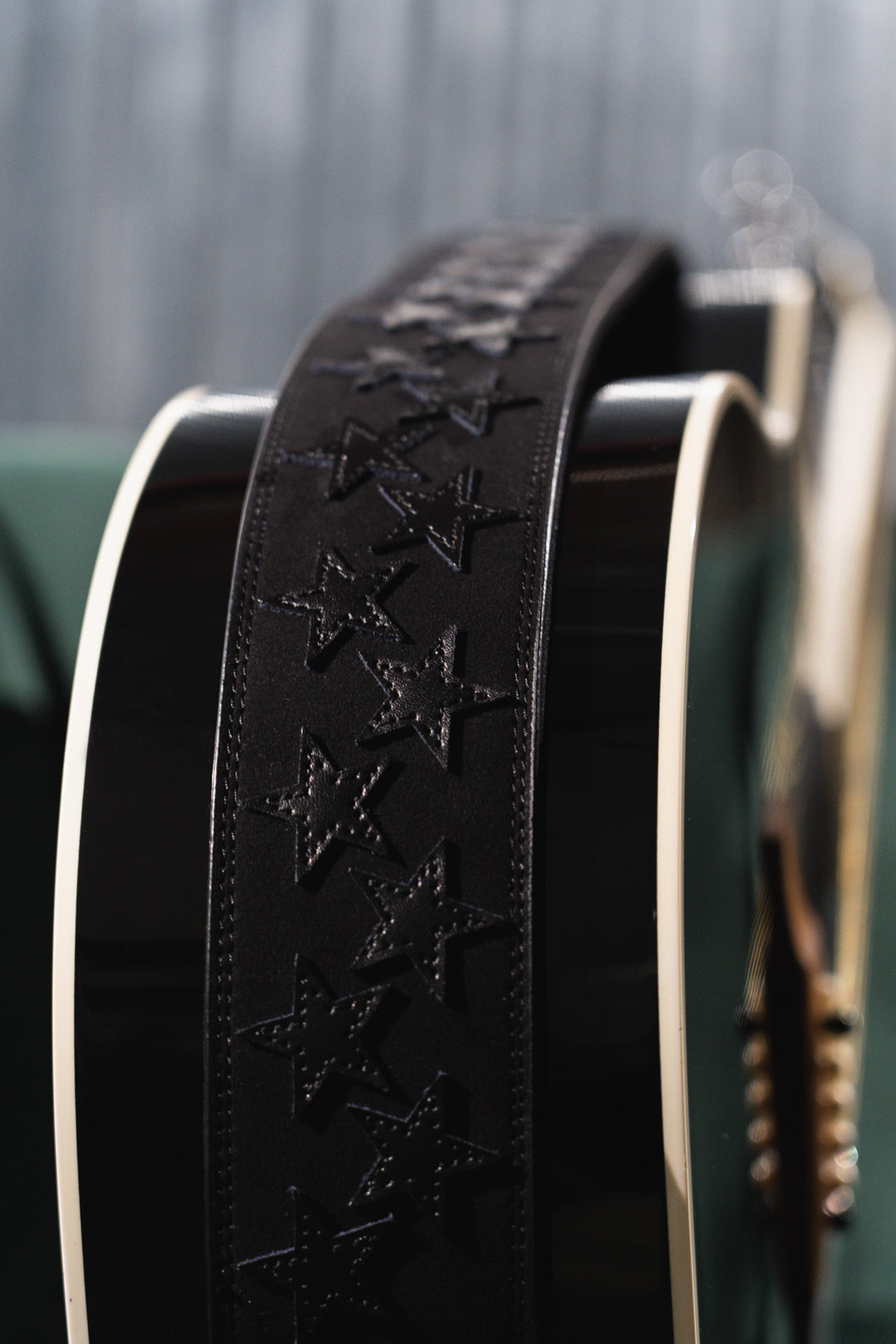BLACK LEATHER STARS STRAP – Alucinico