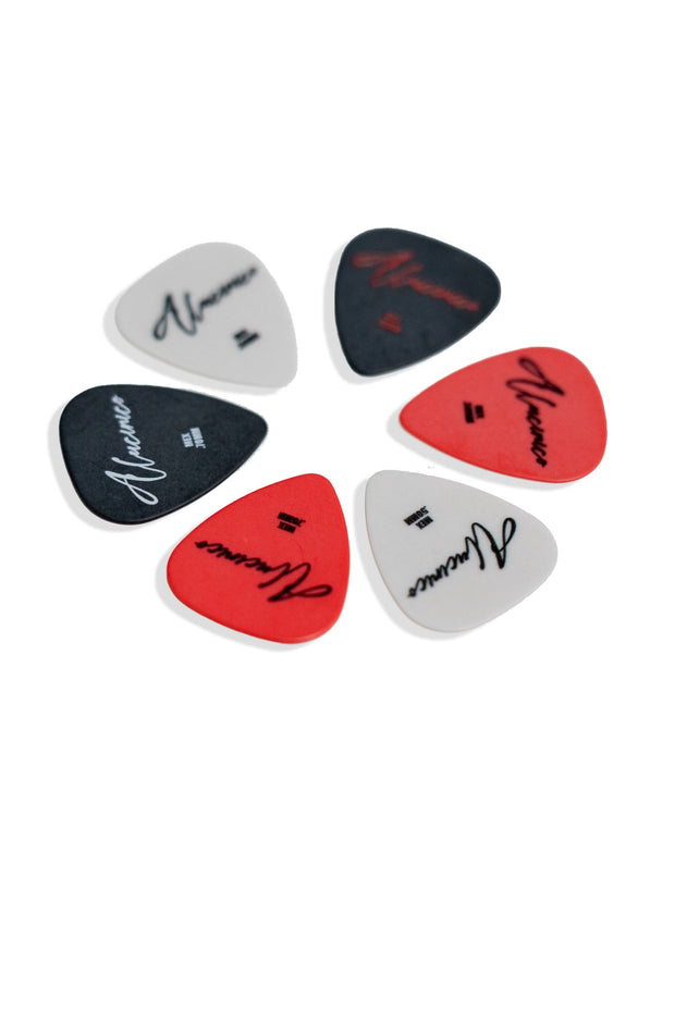 GUITAR PICKS